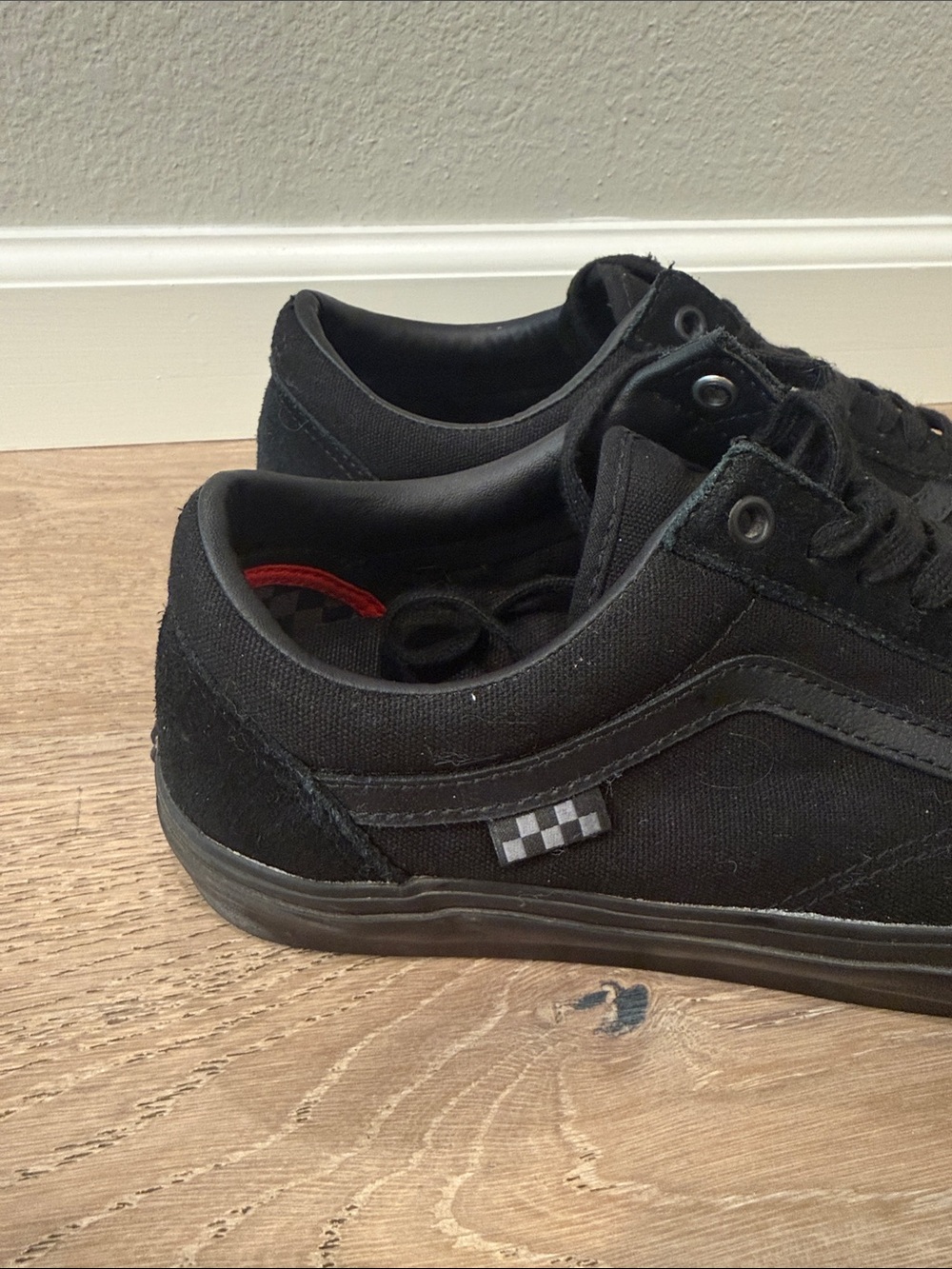 Vans Men's Old Skool Lace-Up Sneakers in Black/ Size 11 - Picture 2 of 6